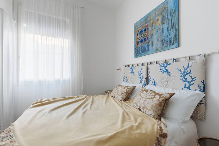 Le Porte, Luxury and bright with private terrace gallery image 2