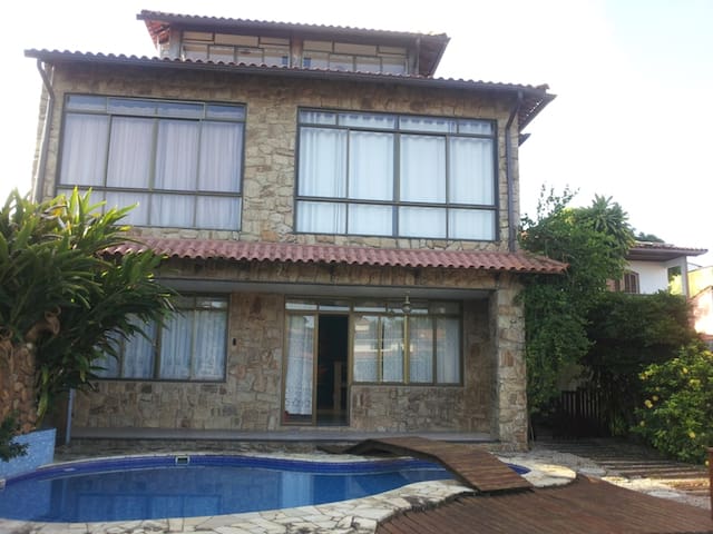 MARAVILHOSA CASA ILHA FRENTE PARA LAGOA