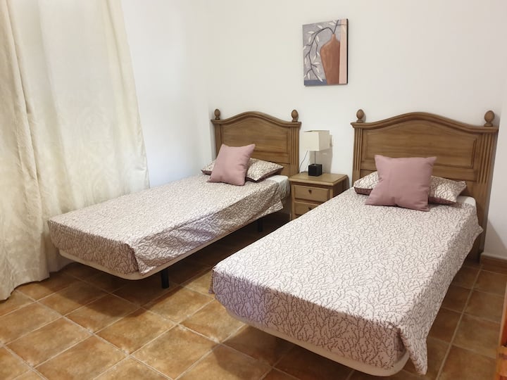 غرفة النوم 2