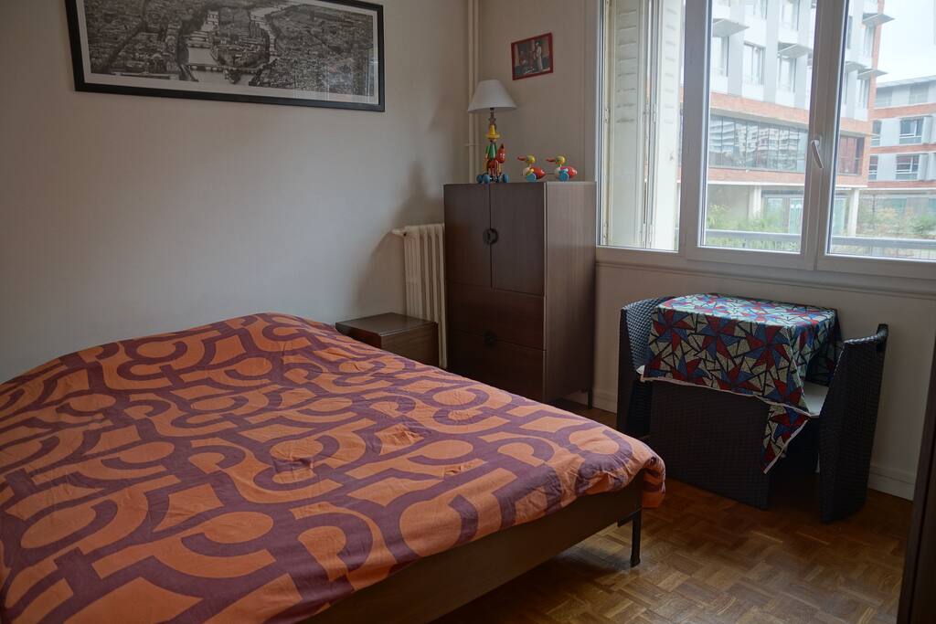 Bedroom with Queen size bed