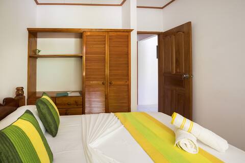 Chez Mera Self Catering- Frisiter
