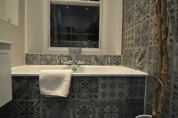 No19 The Loft Licence No: EH-70233-F gallery image 3