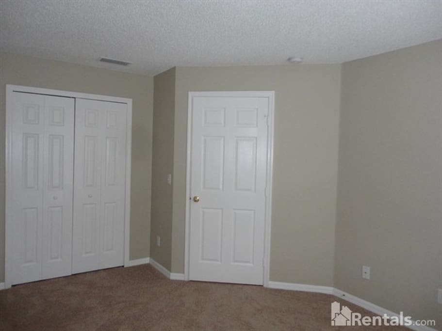 bedroom is 12 x 10ft
with a spacious closet.