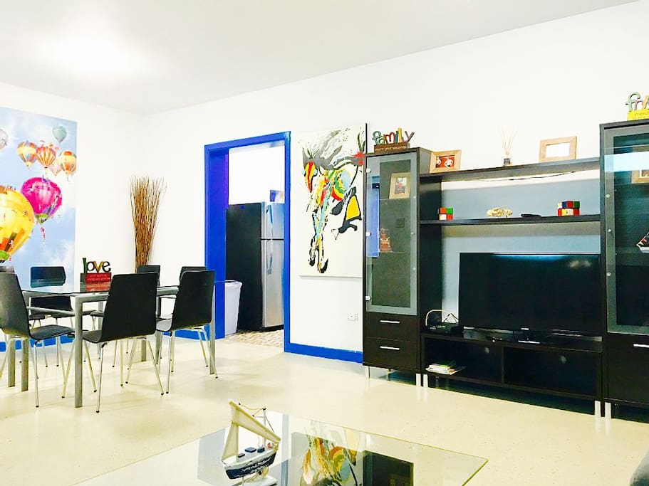 Living area and entertainment center. Wi-Fi and smart TV with Netflix.