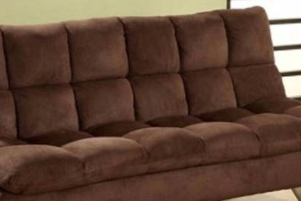 Futon fits 2people
