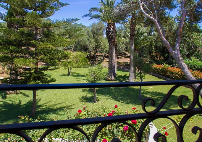 Torre-Villa Ciutadella piscina privada gallery image 5