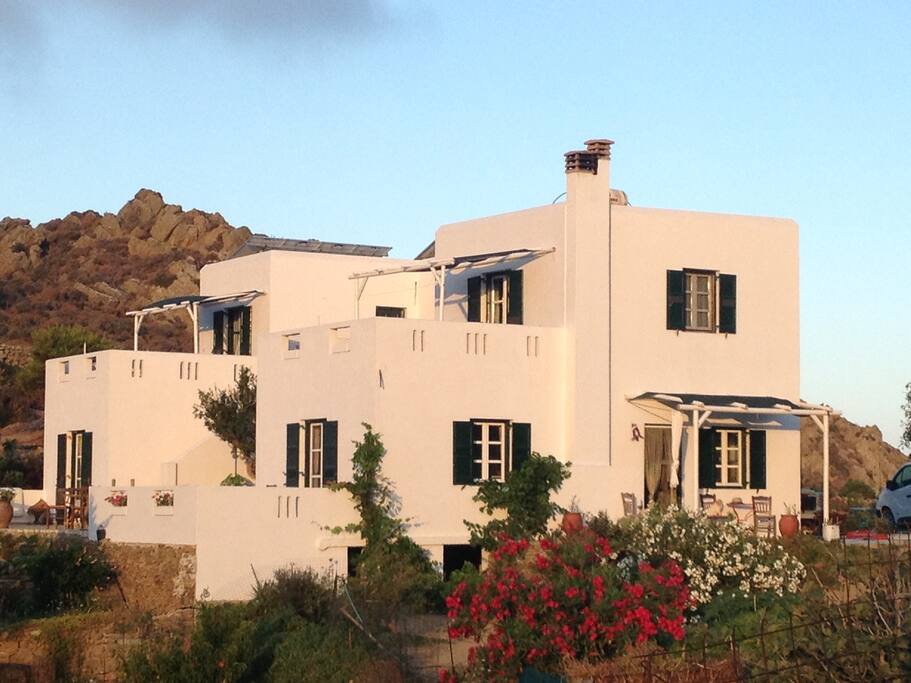 La maison au crépuscule
The house at dawn