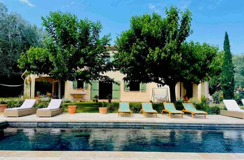 Villa with pool close to Aix-en-Provence