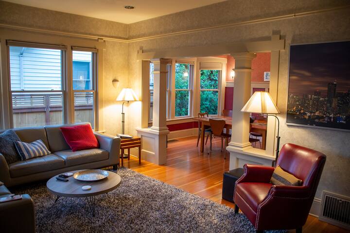 Charming Queen Anne Home, minutes from Downtown gallery image 3
