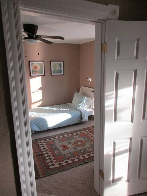 Bedroom with twin beds.