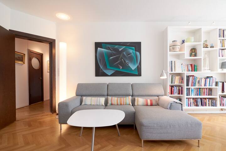 Unique apartment with lake view gallery image 4