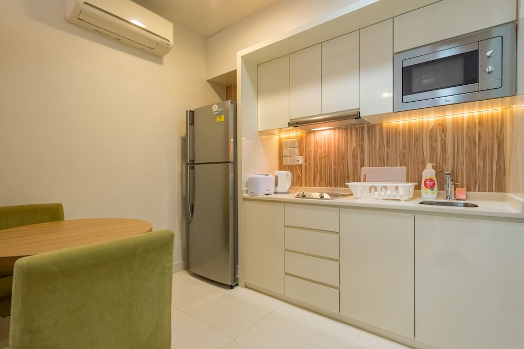 Basic Kitchen View 1