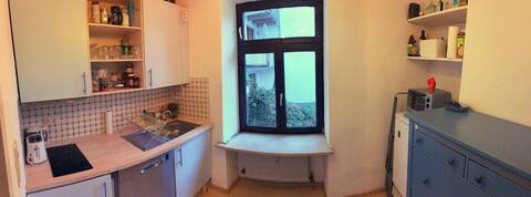 Top Airbnb: Cozy and central Apartment with Artistic Lighting in Westend