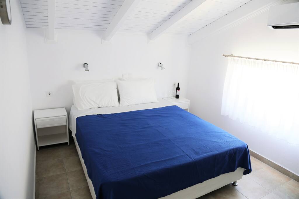 Bedroom (1 of 2)