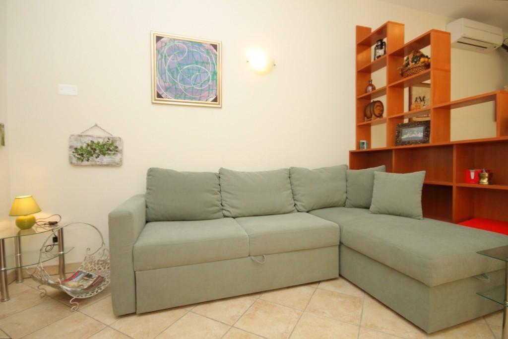 Living room, Surface: 10 m²