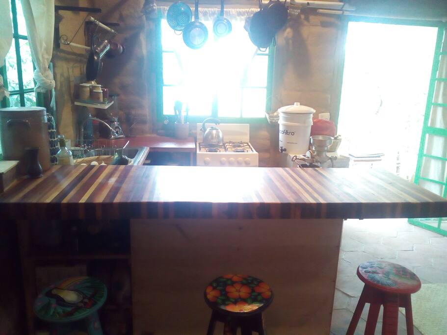 kitchen/bar