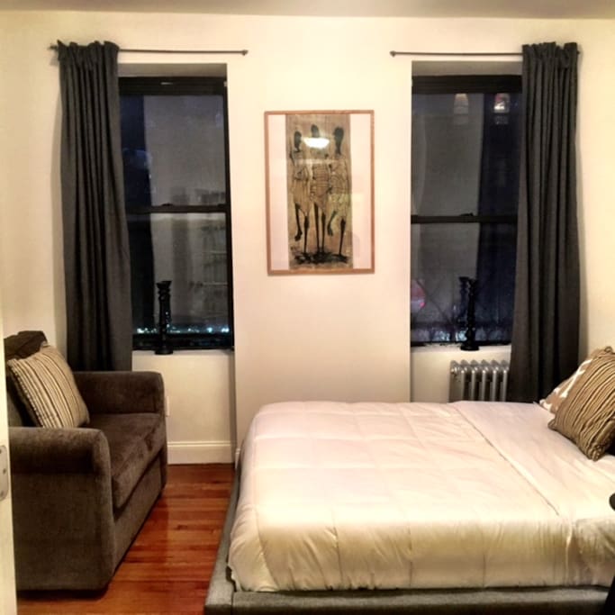 Master Bedroom - Queen Bed