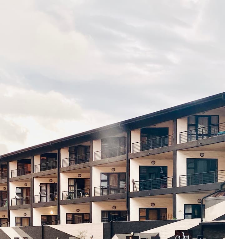 Maboneng; Entire Apartment in trendy Johannesburg Castles for Rent in