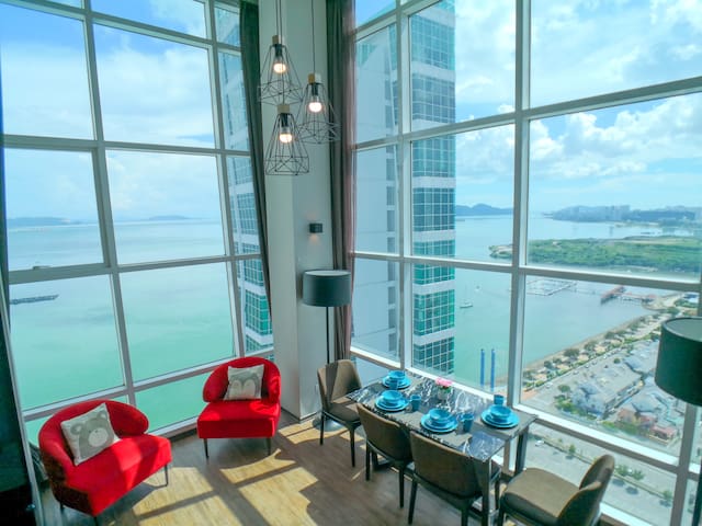 Coastline Seaview Duplex Level 19 Executive Floor