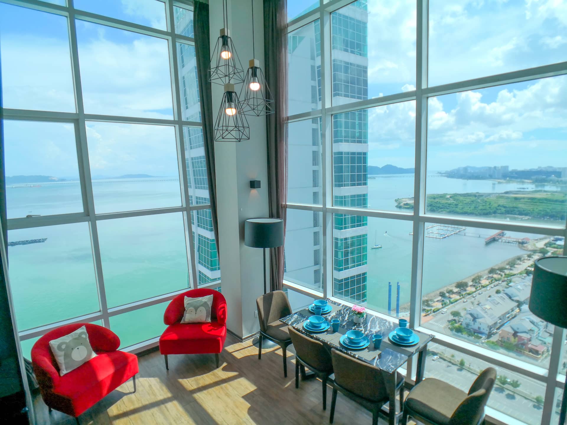 Coastline Seaview Duplex Level 19 Executive Floor