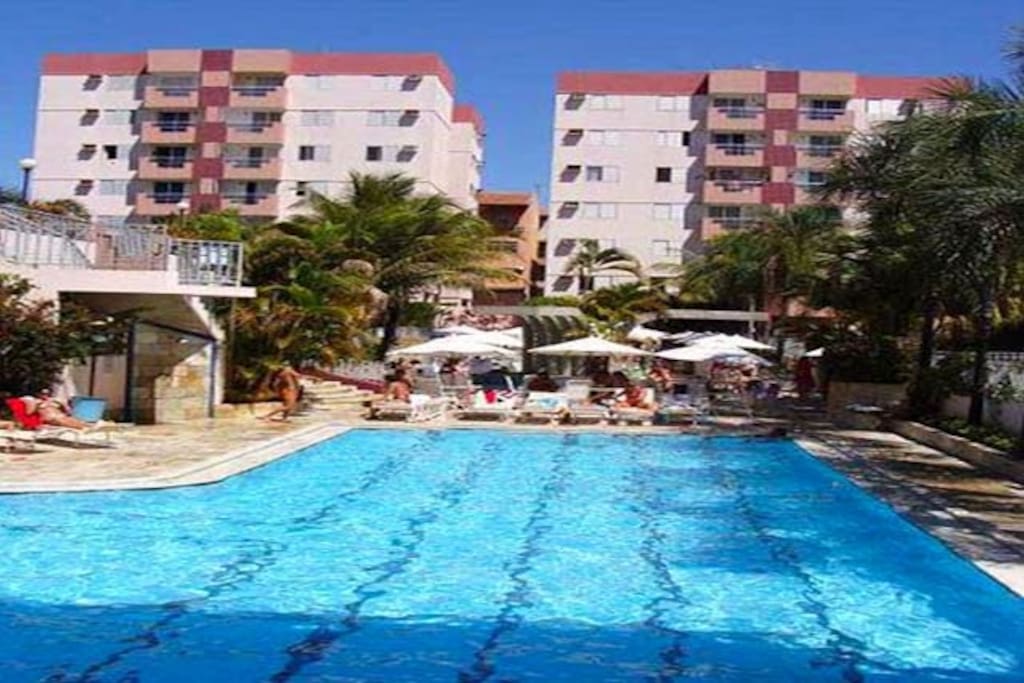 Piscina semi-aquecida.