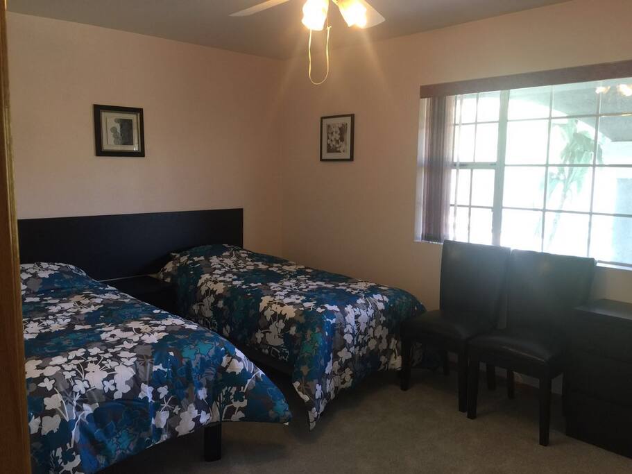 Room A (Two Twin beds)