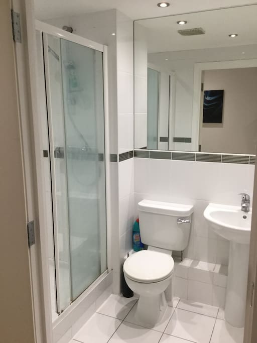 Private shower room