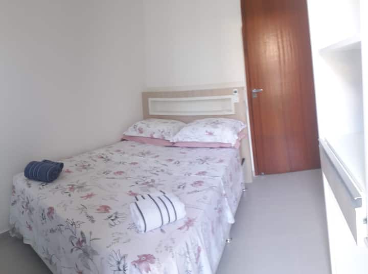 Suíte Com Cozinha - Próximo A Praia Da Cachoeira - Florianópolis