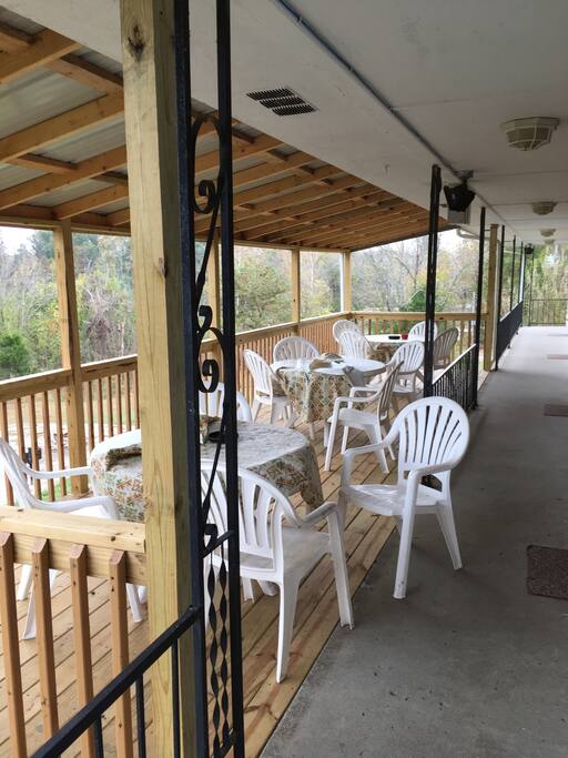 deck adjoins rooms