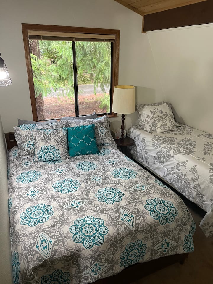 Bračni kreveti (širine 125-149 cm