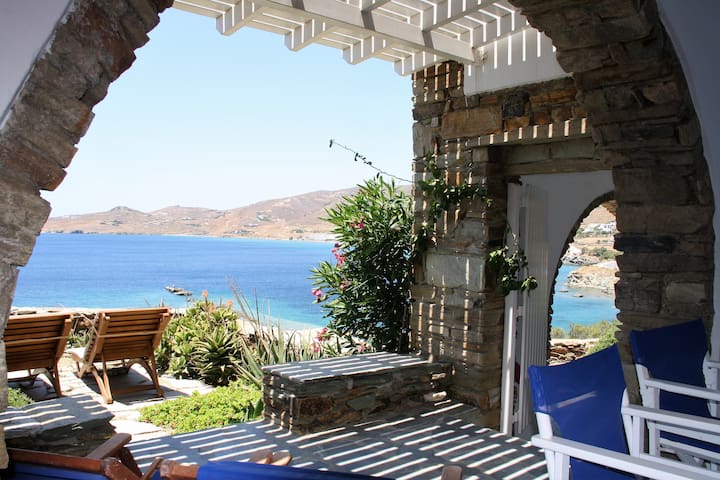 House by the sea in Tinos - A Ꙭ Stavros Bay