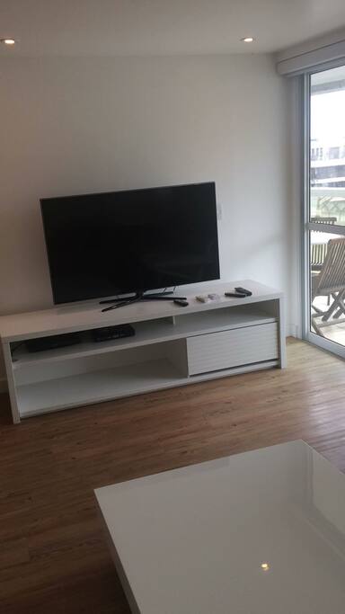 Sala de estar com TV