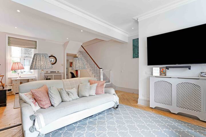 5 Bedroom Family Town House next to Battersea Park gallery image 2