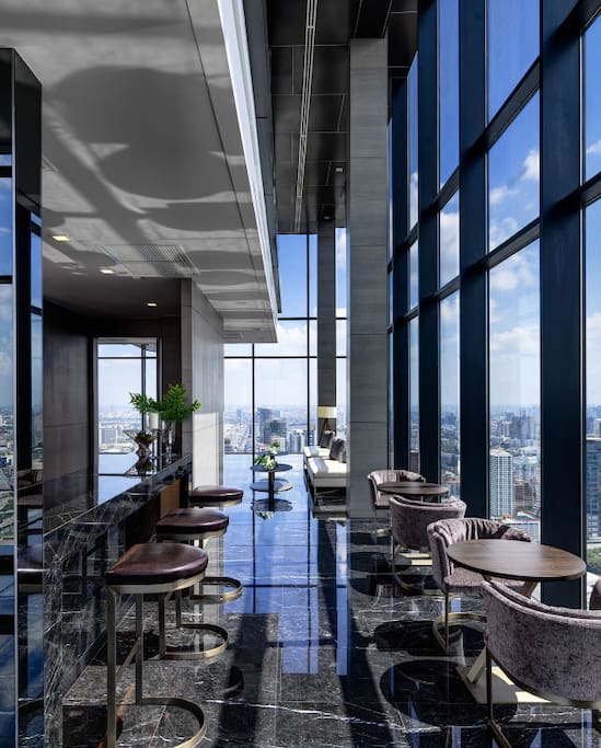 Sky lounge - 52nd floor