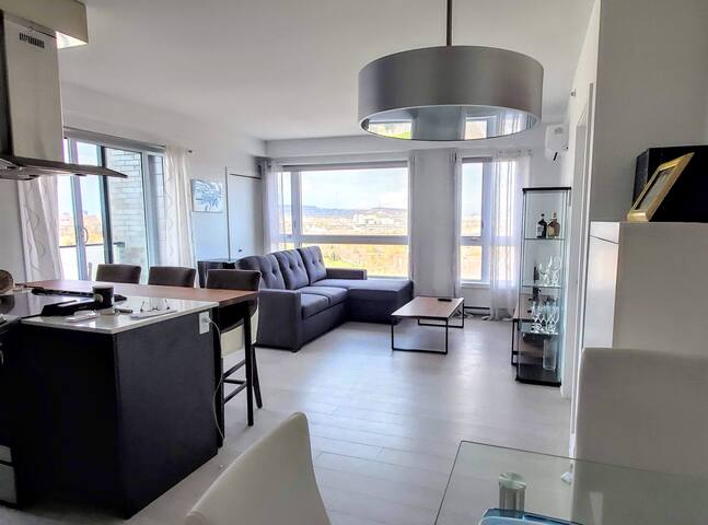 Bright Room In A New Luxurious 3 Bedroom Condo