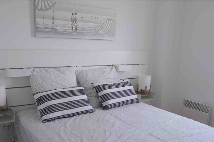 Bedroom 1 with bed 160 / 200 