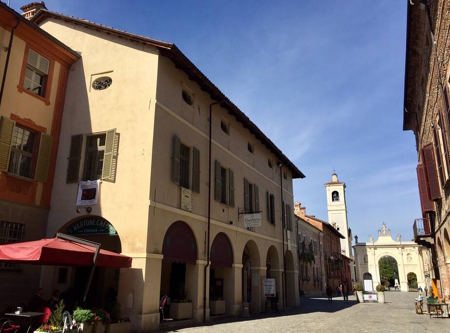 The historical palace "Palazzo Mentone", in the main (and most beautiful) street of the town. The attic is at the 2nd floor.