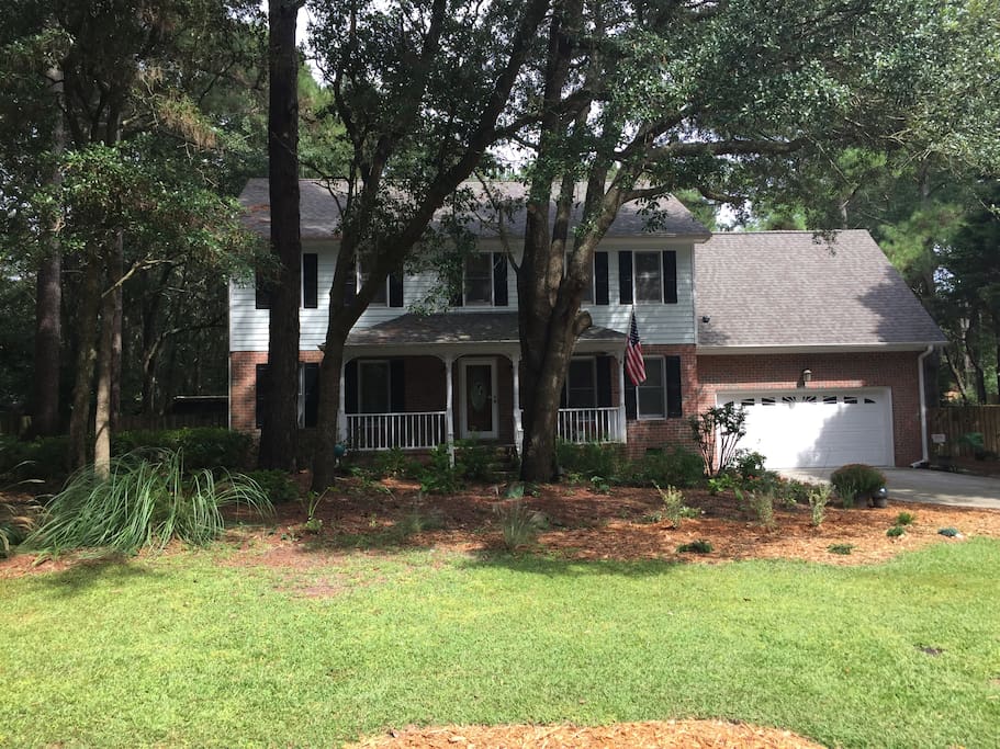 Enjoy your stay here in a private, one entrance neighborhood. We sit right at the front of the entrance with easy access to the main and central roads in Wilmington. Private Timber Creek neighborhood to enjoy biking, running or a nice walk.