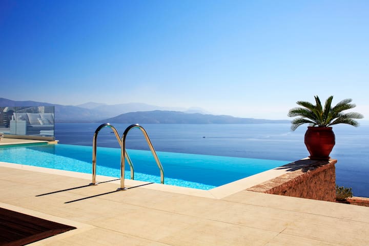 Golden Home Holidays managed Airbnb listing 1