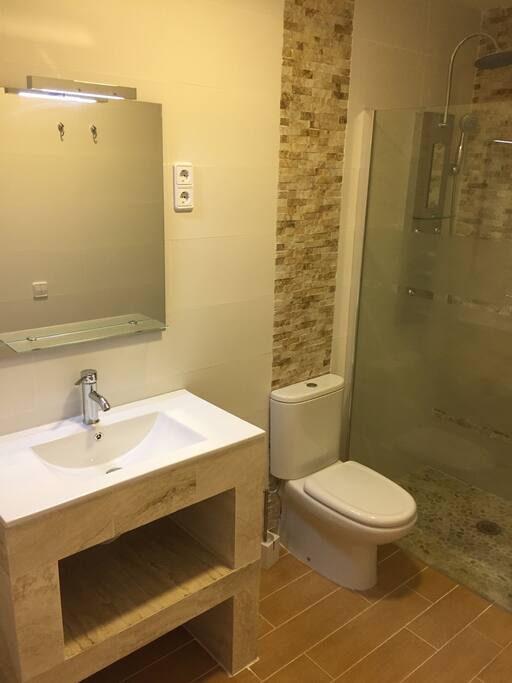 Ducha relajante efecto lluvia hidromasaje.