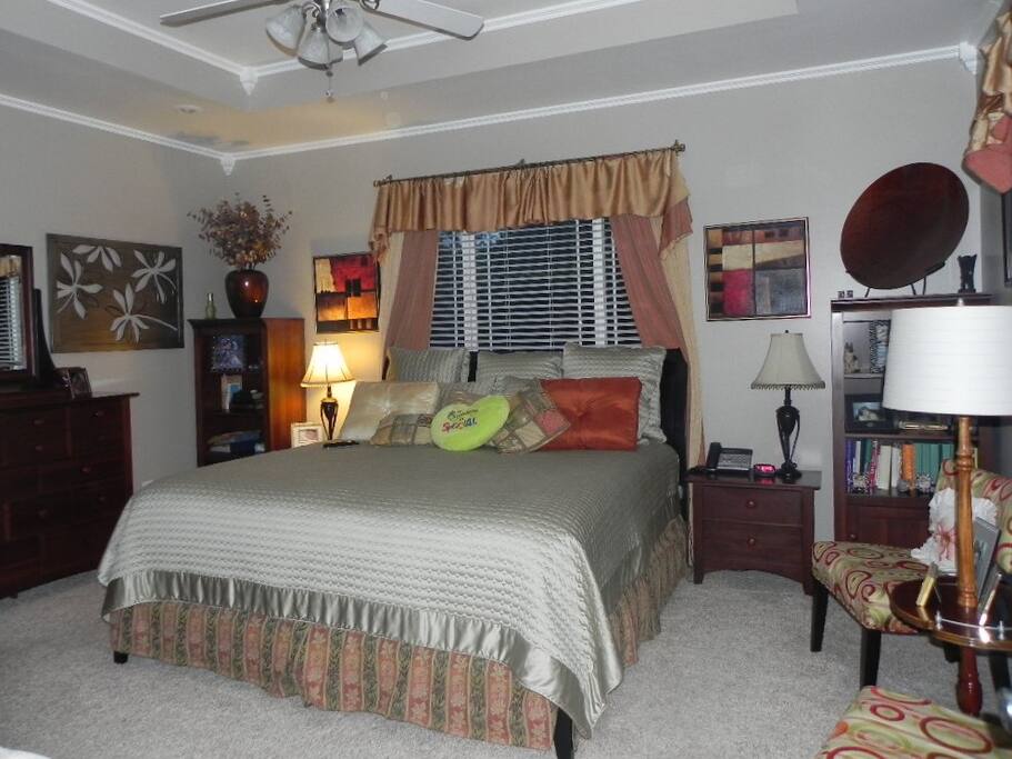 Master with King bed