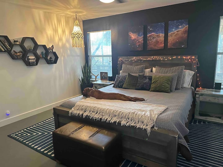 Glavna spavaća soba (neodoljivi pas nije uključen) ❤️