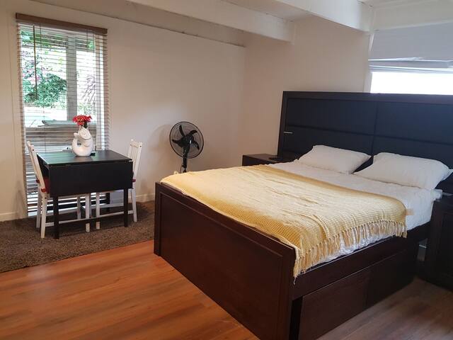 Art-Inspired Rustic Resort & Renovated Studio gallery image 2