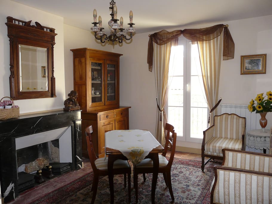 Salle à manger , coin détente