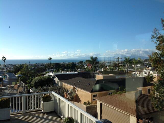 Ocean views and short walk to beach (Hermosa) gallery image 3