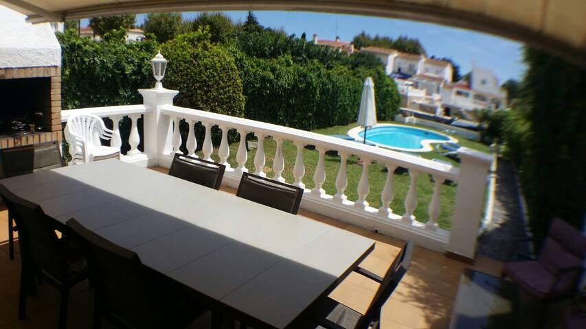 008 Chalet with moorage and pool gallery image 2