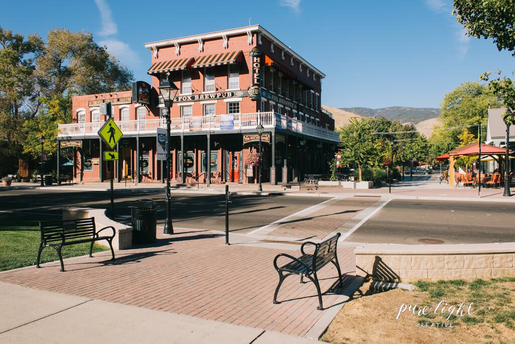 Historic St Charles Hotel, Room 205 1 bd apt Boutique hotels for