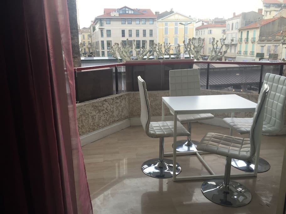 Terasse avec la table