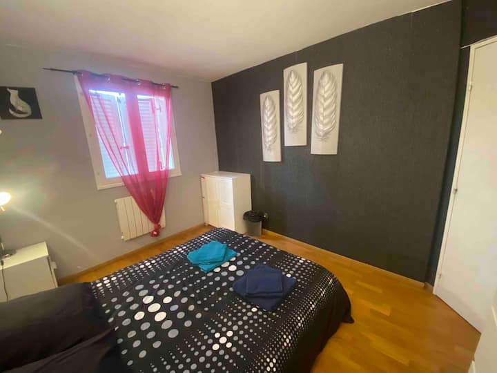 Jedna spavaća soba s bračnim krevetom 140