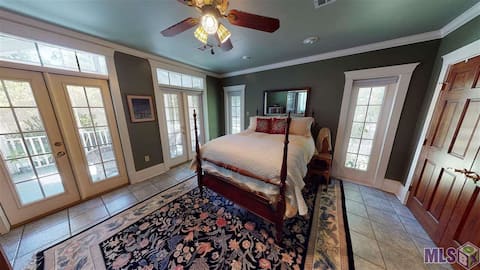 Room w/ private entrance/sitting porch $0 cleaning